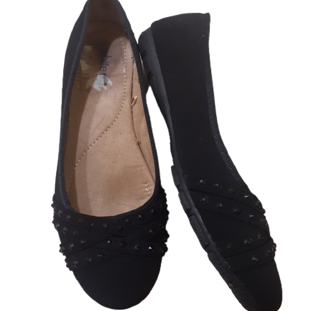 Whitemt. Black Flats